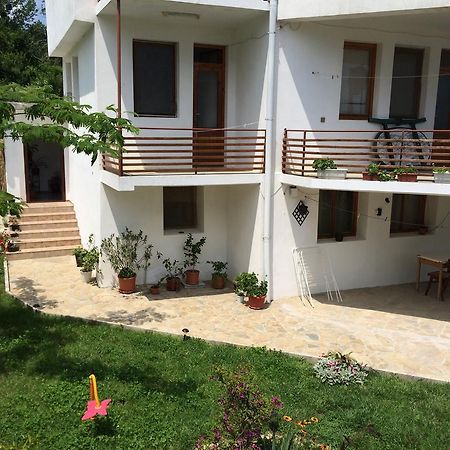 Petrovi Guest House Obzor Dış mekan fotoğraf