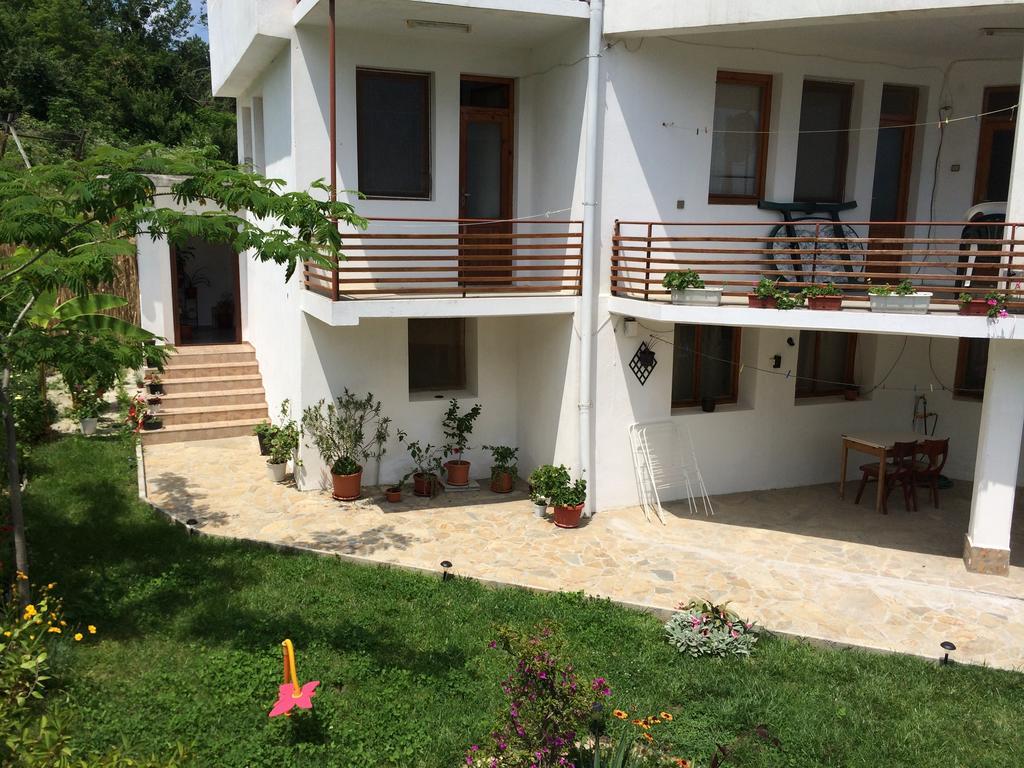 Petrovi Guest House Obzor Dış mekan fotoğraf